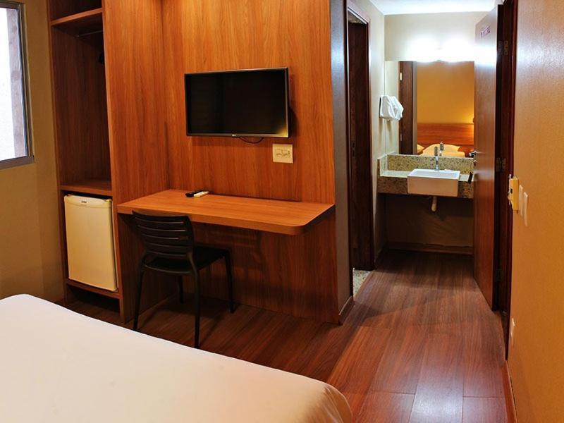 Hotel Bernal Ituiutaba ภายนอก รูปภาพ
